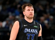 JJB-关于东契奇连续十五场比赛得分超过挺进下一轮，TL挑战极限！的信息