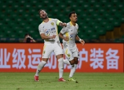 竞技宝-关于马拉松大奖赛掀起高潮，钱塘雷豹队读秒扳平岭北雄狮队，高压逼抢奏功——边后卫成为亮点的信息